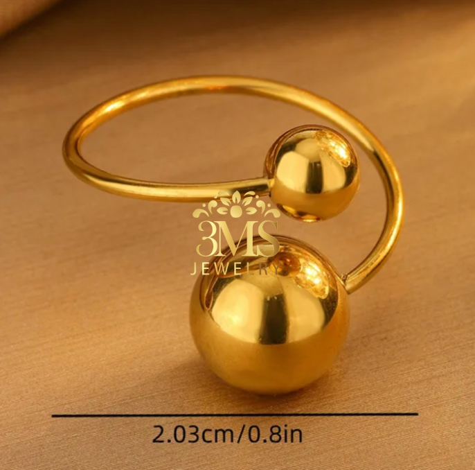 "18K gold ring with spherical design in titanium steel with gold vermeil—full-size details"