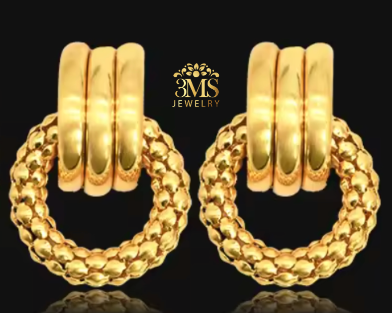 "18K gold hoop earrings in titanium steel with gold vermeil—front view"