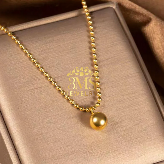 "18K gold bead pendant necklace in titanium with gold vermeil - side view"