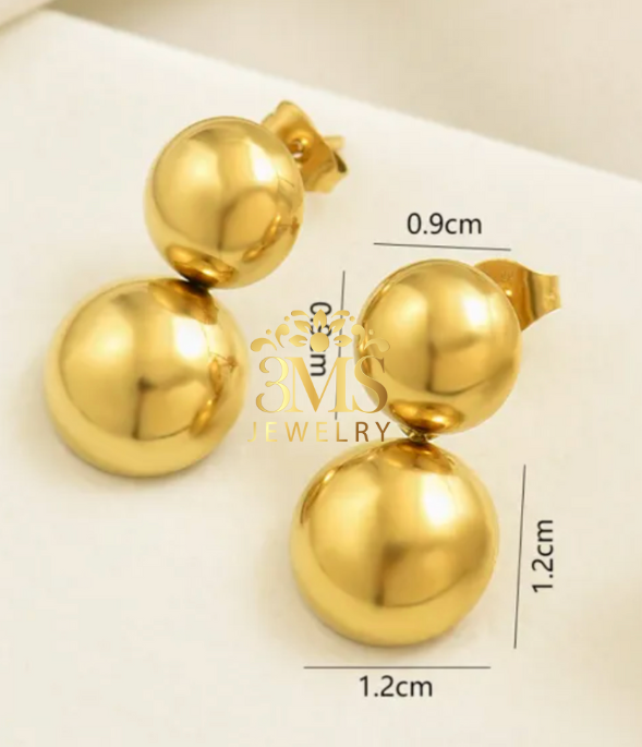 "18K gold two-beaded drop earrings in titanium steel with gold vermeil—full measurement detail"