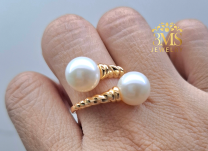 "18K gold adjustable ring with 10mm white and perfect round edison freshwater pearls in sterling silver with gold vermeil - full details on fingers"