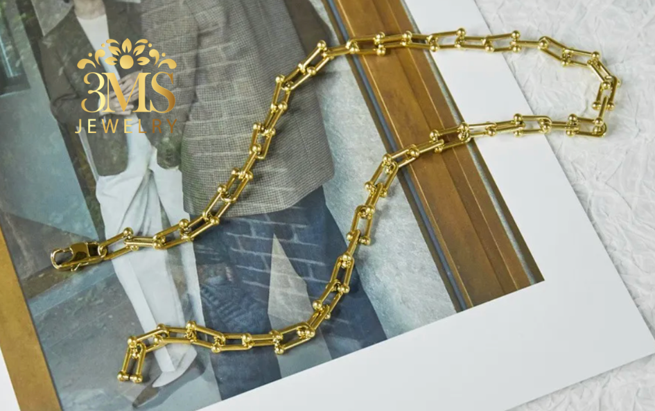 "18K gold chain necklace & bracelet set in stainless steel with gold vermeil - front view"