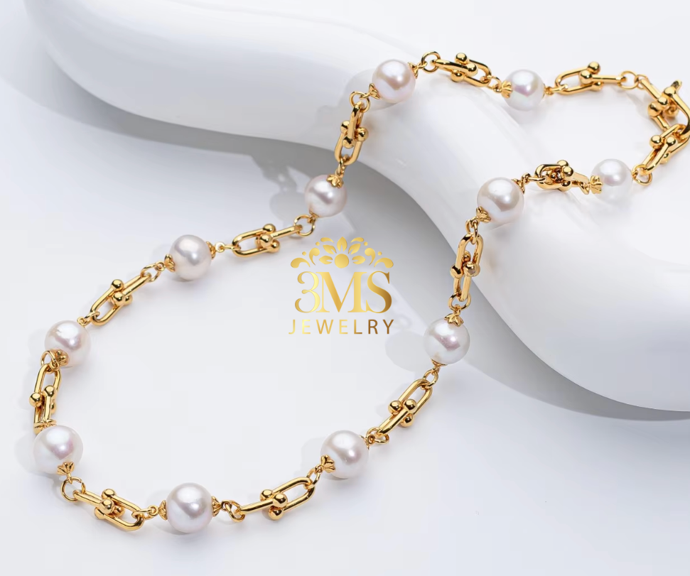 "18K gold pearl link necklace and bracelet set with 11 pieces of 10 mm white perfect round Edison freshwater pearls in stainless steel with gold vermeil - side details"