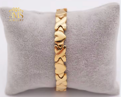 "Gold heart design bracelet in 18k gold vermeil—front side view"